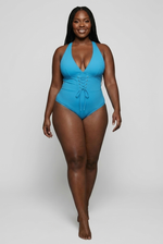 Capri bleu pose