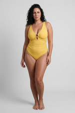 Santorini jaune pose
