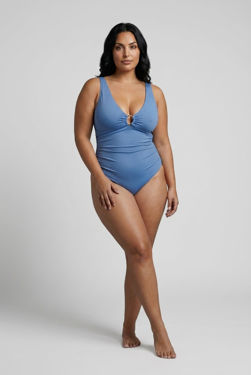 Santorini bleu pose