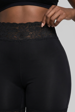 WURA Effet Galbant noir - macro dentelle ceinture